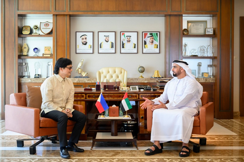 Saif bin Zayed Meets With  Secretary of the Interior and Local Government of the Philippines